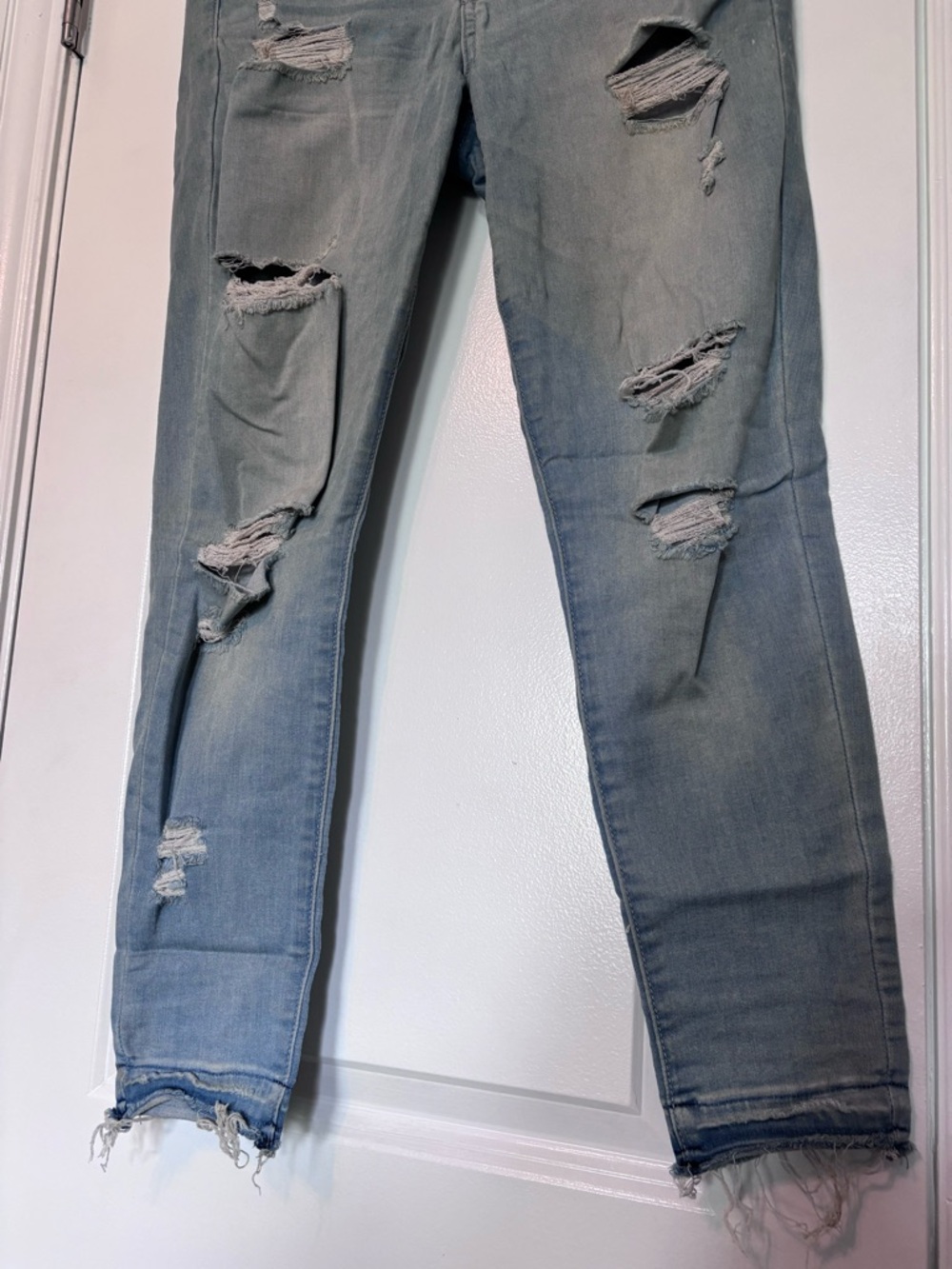 American Eagle Outfitters Light Blue Ripped Women's Jeggings Size 8 short - Picture 3 of 9